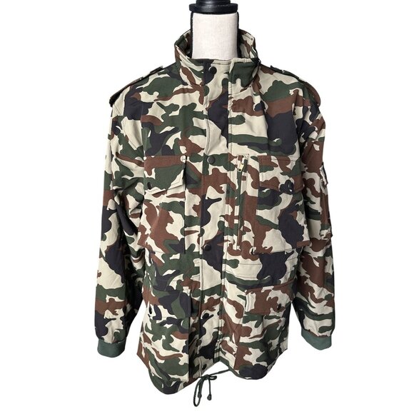 Camouflage Winter Coat Military-Style Pockets Zip Snap Closures  Lined Medium - Picture 1 of 6